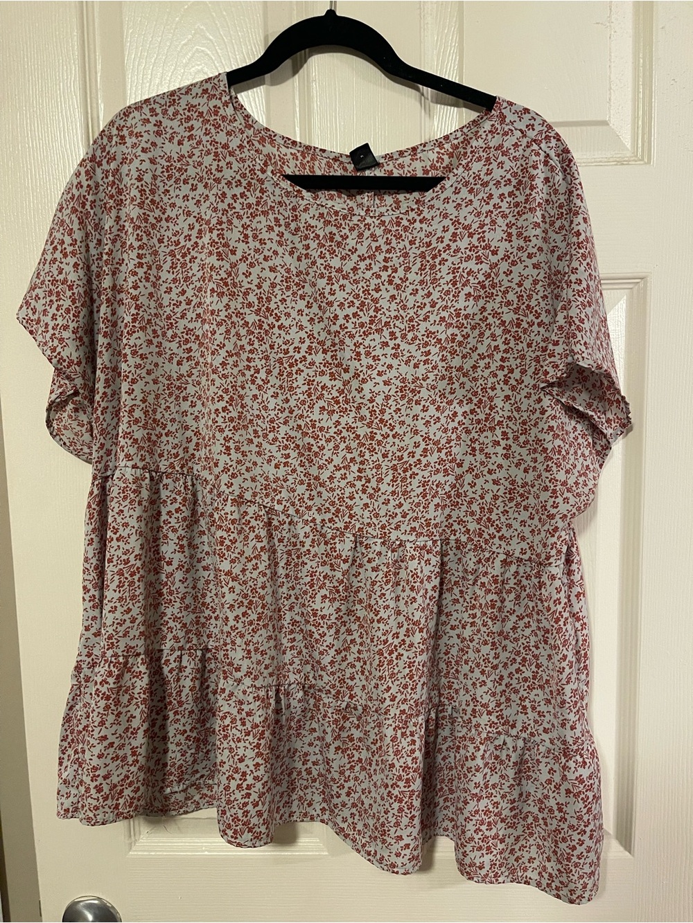 SHEIN Off-White Short-Sleeve Peplum Top with Red Floral Print